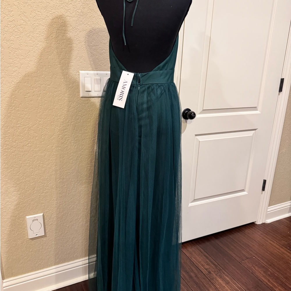 Chic Emerald Maxi Dress with Slit - Picture 4 of 5